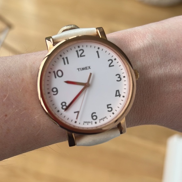Timex 30m Rose Gold & White Leather Watch - Picture 2 of 6